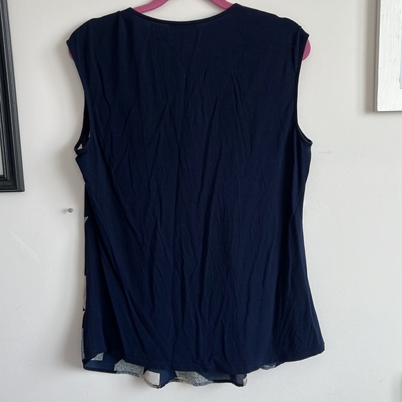 LE CHATEAU PATTERNED AND PLEATED WITH GOLD ACCESSORIES NECKLINE SIZE XL - Picture 3 of 11